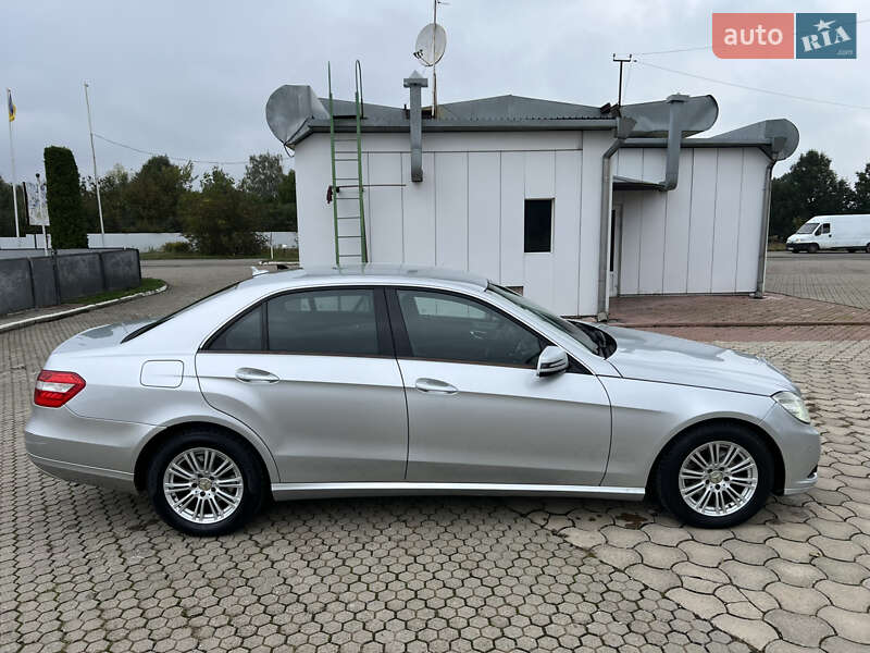 Седан Mercedes-Benz E-Class 2009 в Черновцах