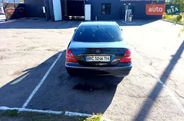 Седан Mercedes-Benz E-Class 2003 в 