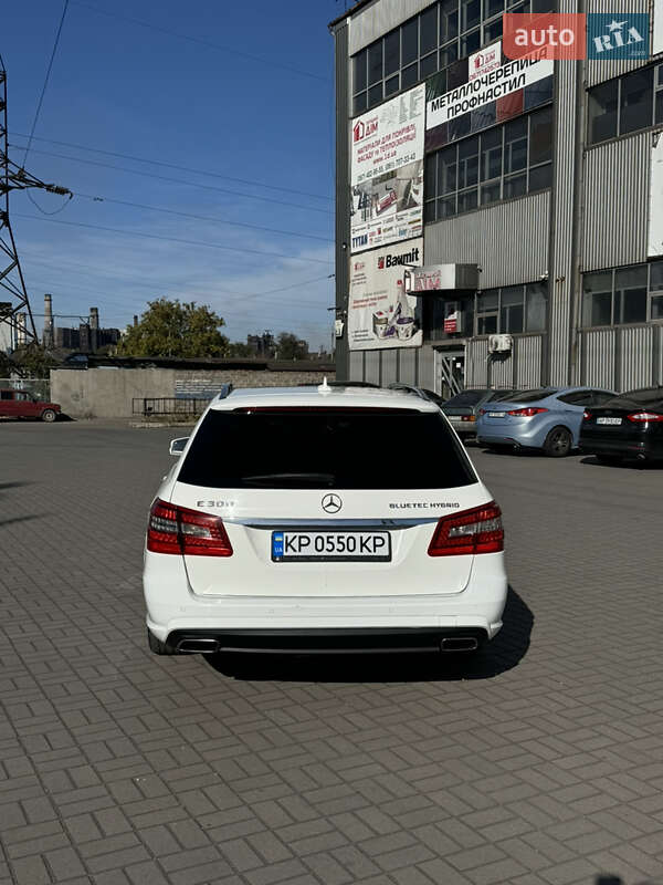 Универсал Mercedes-Benz E-Class 2012 в Запорожье