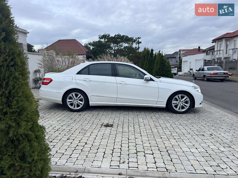 Седан Mercedes-Benz E-Class 2012 в Одессе