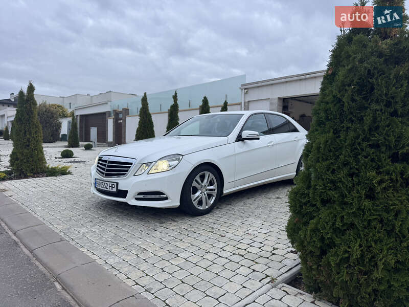 Седан Mercedes-Benz E-Class 2012 в Одессе