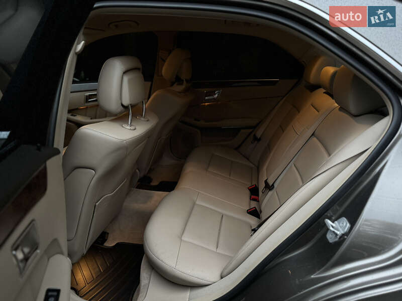 Седан Mercedes-Benz E-Class 2011 в Чернівцях фото 21 Седан Mercedes-Benz E-Class 2011 в Чернівцях