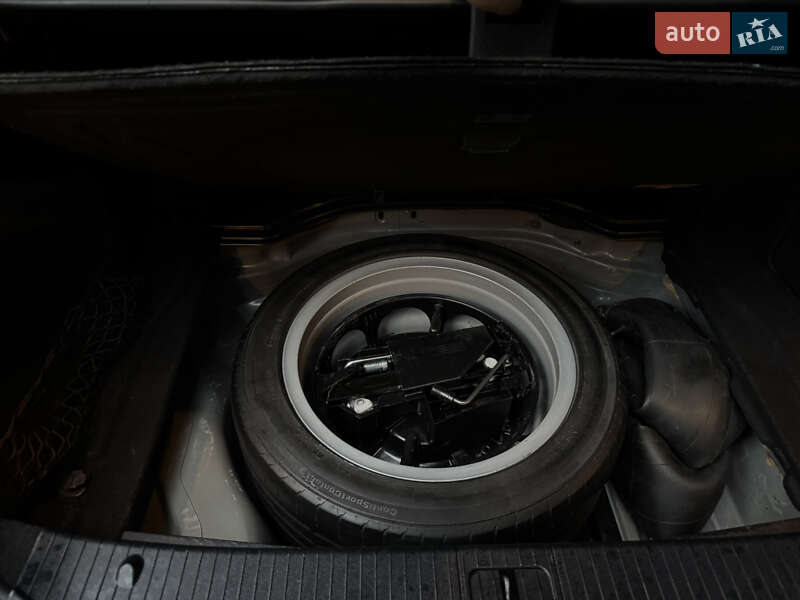 Седан Mercedes-Benz E-Class 2011 в Чернівцях фото 26 Седан Mercedes-Benz E-Class 2011 в Чернівцях