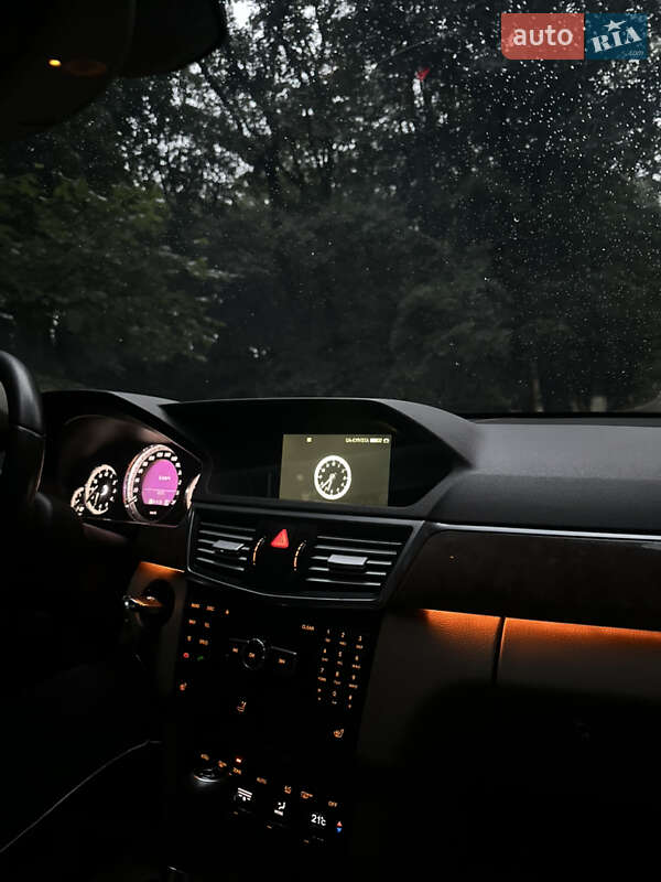 Седан Mercedes-Benz E-Class 2011 в Чернівцях фото 33 Седан Mercedes-Benz E-Class 2011 в Чернівцях