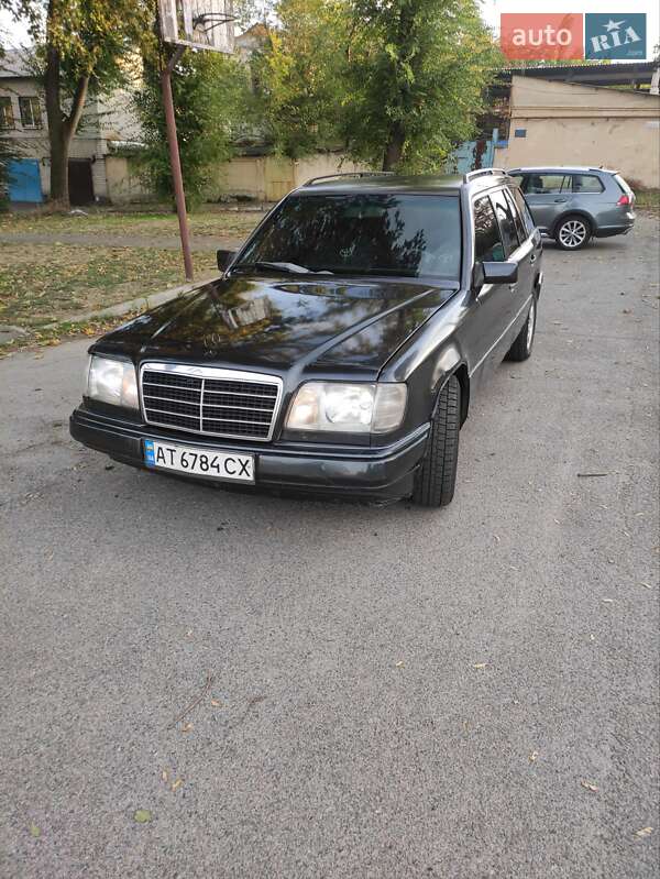 Mercedes-Benz E-Class 1992