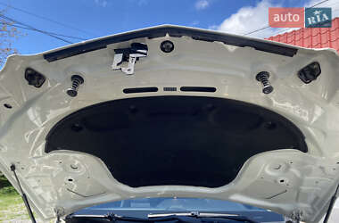 Седан Mercedes-Benz E-Class 2012 в 