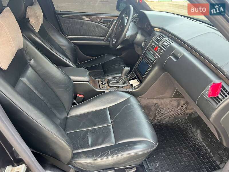 Седан Mercedes-Benz E-Class 1999 в Южном фото 9 Седан Mercedes-Benz E-Class 1999 в Южном