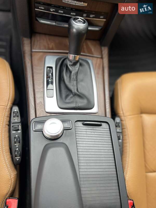 Седан Mercedes-Benz E-Class 2012 в Виннице