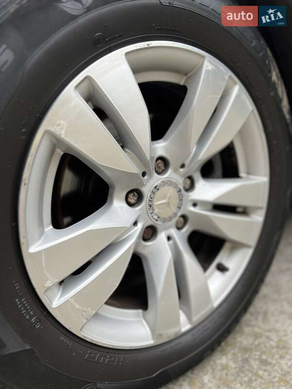 Седан Mercedes-Benz E-Class 2012 в Виннице