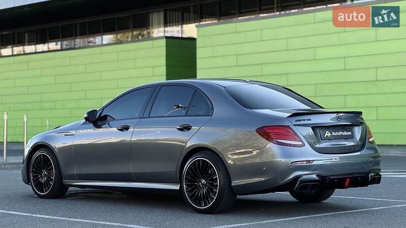 Седан Mercedes-Benz E-Class 2017 в Киеве