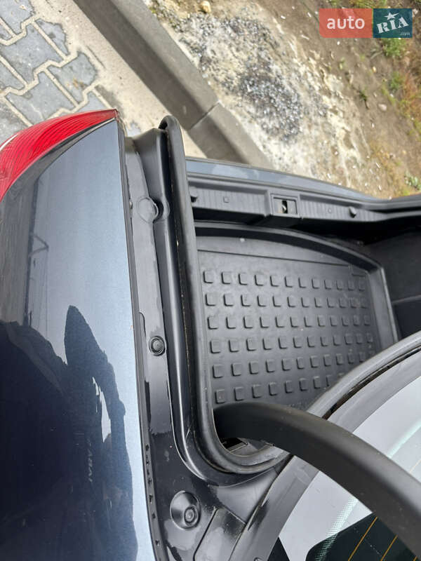 Седан Mercedes-Benz E-Class 2003 в Львові фото 43 Седан Mercedes-Benz E-Class 2003 в Львові