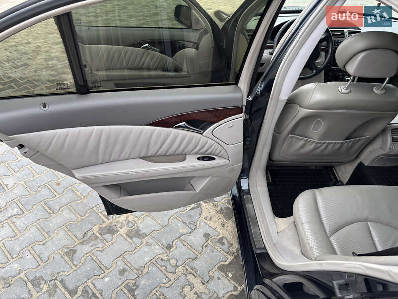 Седан Mercedes-Benz E-Class 2003 в Львові фото 19 Седан Mercedes-Benz E-Class 2003 в Львові