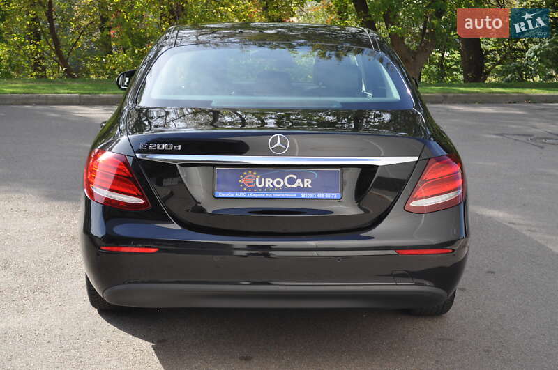 Седан Mercedes-Benz E-Class 2018 в Києві