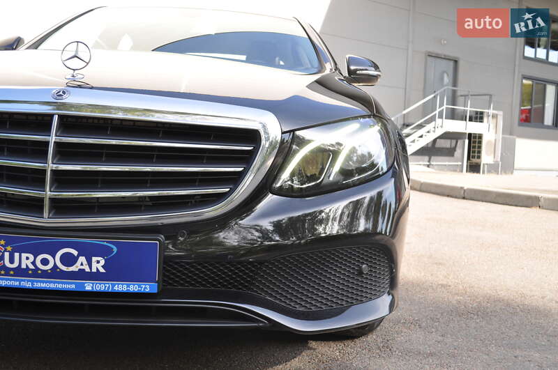 Седан Mercedes-Benz E-Class 2018 в Києві