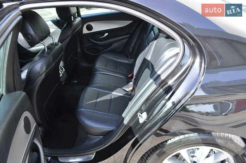 Седан Mercedes-Benz E-Class 2018 в Києві