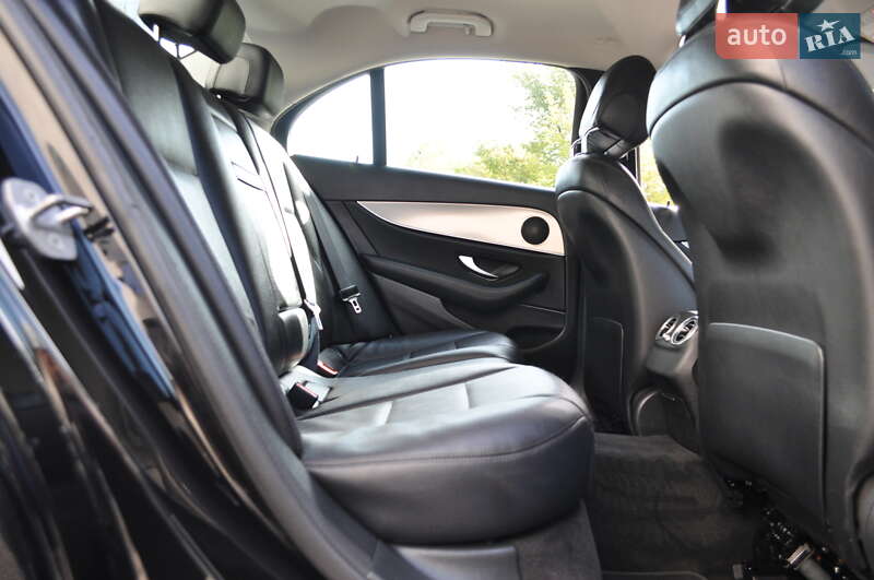 Седан Mercedes-Benz E-Class 2018 в Києві