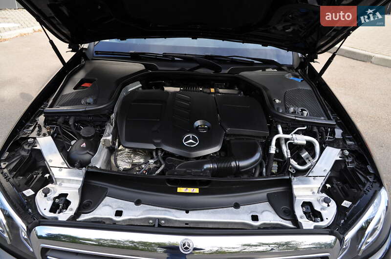 Седан Mercedes-Benz E-Class 2018 в Києві