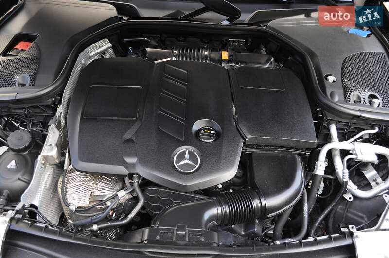 Седан Mercedes-Benz E-Class 2018 в Києві