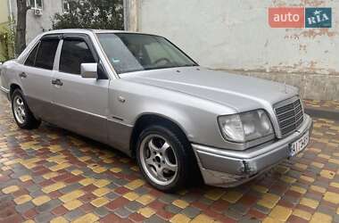 Седан Mercedes-Benz E-Class 1993 в Калиновке