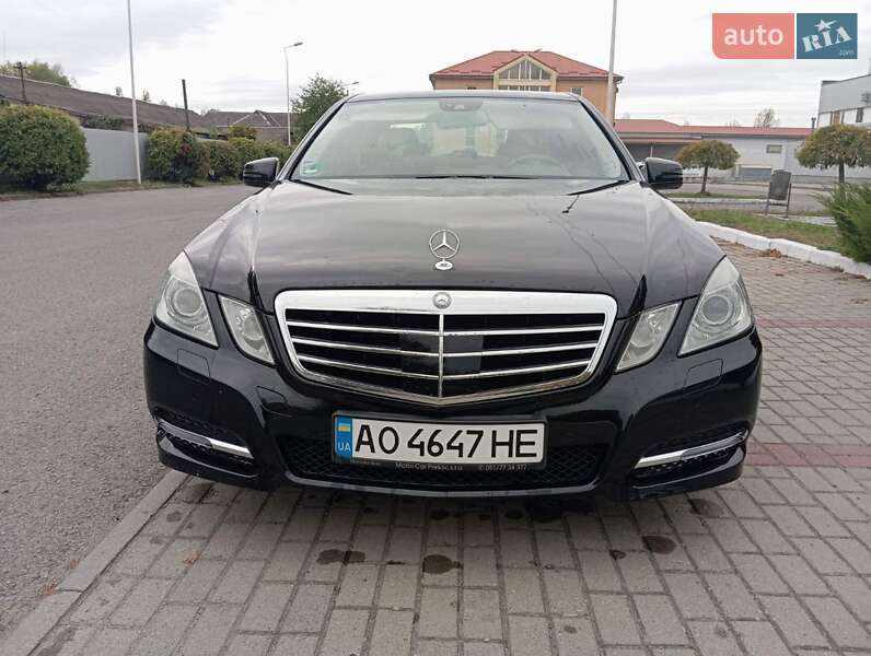 Седан Mercedes-Benz E-Class 2013 в Ужгороде