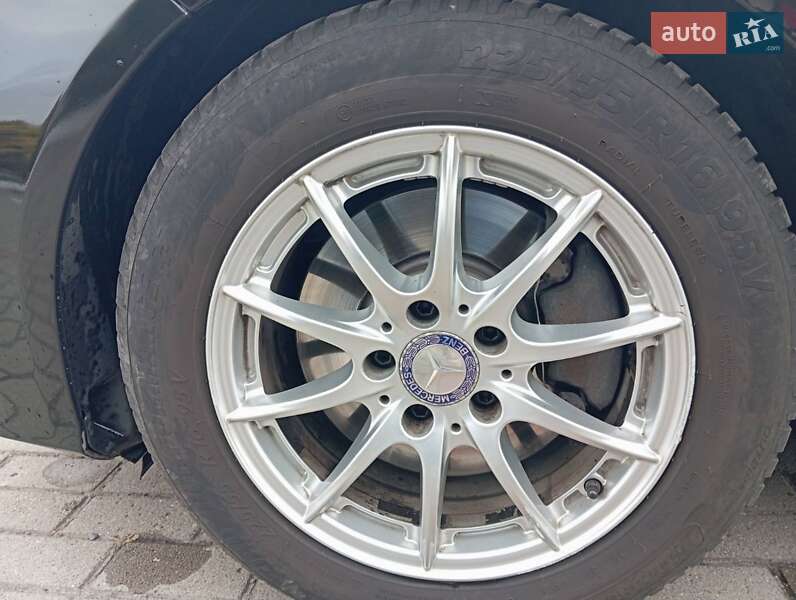 Седан Mercedes-Benz E-Class 2013 в Ужгороде