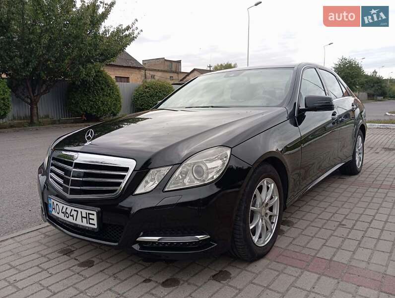 Седан Mercedes-Benz E-Class 2013 в Ужгороде