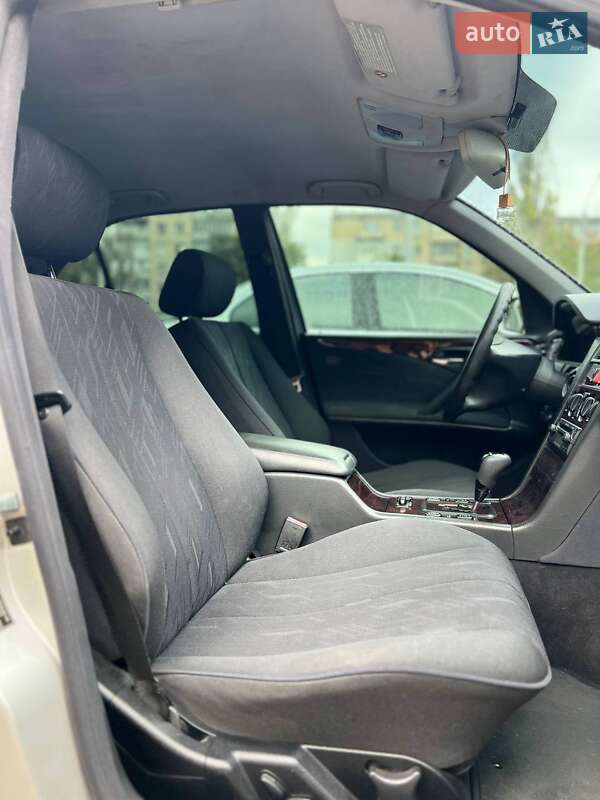 Седан Mercedes-Benz E-Class 2000 в Николаеве