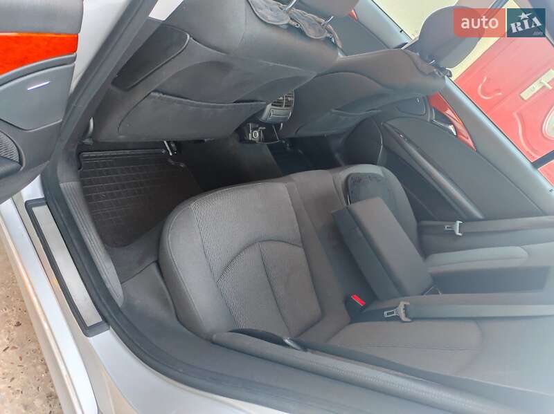 Седан Mercedes-Benz E-Class 2007 в Черновцах