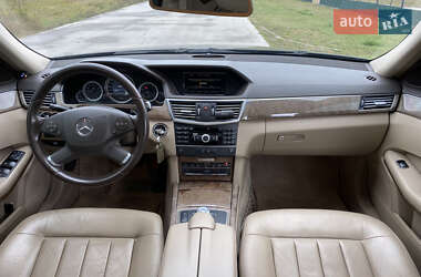 Седан Mercedes-Benz E-Class 2011 в 
