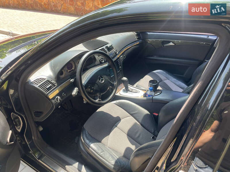 Седан Mercedes-Benz E-Class 2003 в Могилев-Подольске