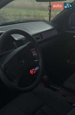 Седан Mercedes-Benz E-Class 1991 в 