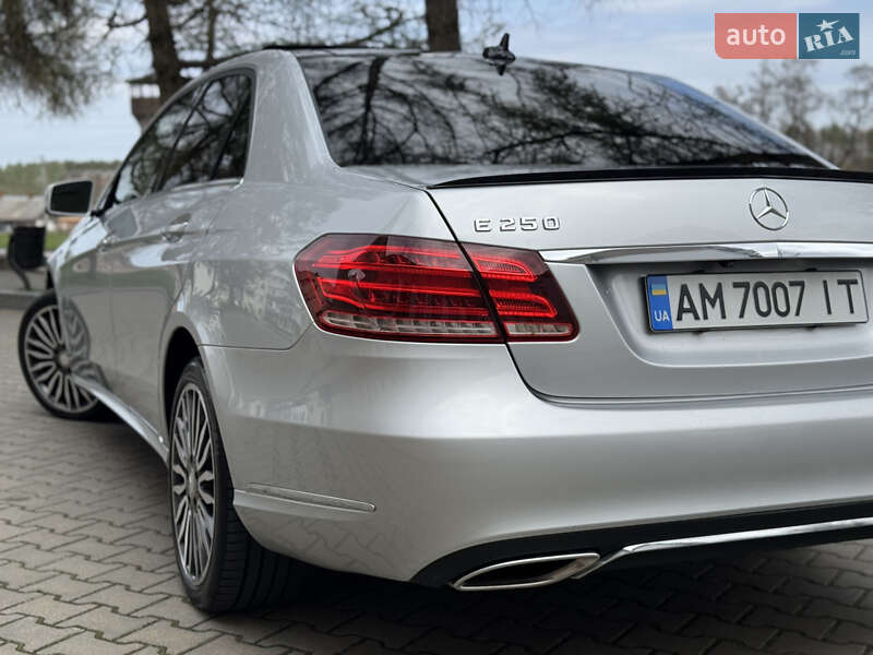 Седан Mercedes-Benz E-Class 2014 в Звягелі