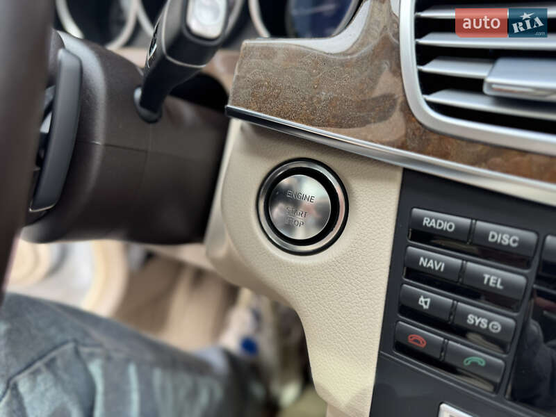 Седан Mercedes-Benz E-Class 2014 в Звягелі