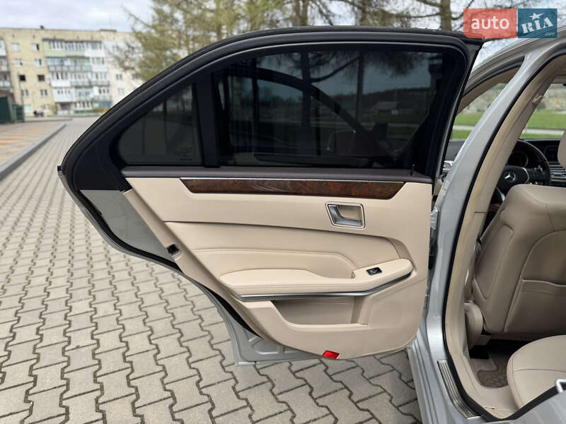Седан Mercedes-Benz E-Class 2014 в Звягелі