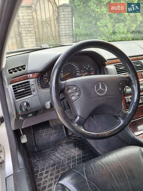 Седан Mercedes-Benz E-Class 2001 в Чернівцях