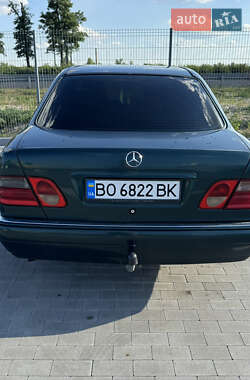 Седан Mercedes-Benz E-Class 1996 в 