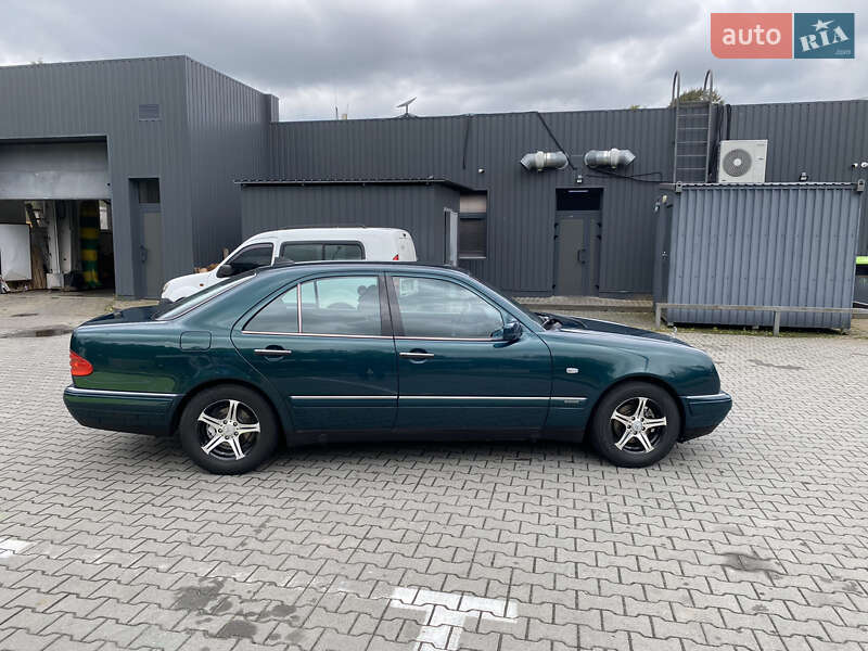 Mercedes-Benz E-Class 1999 Mercedes-Benz E-Class 1999