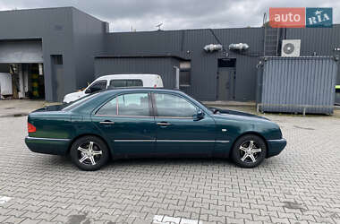 Седан Mercedes-Benz E-Class 1999 в 