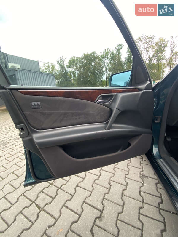 Седан Mercedes-Benz E-Class 1999 в Калуші