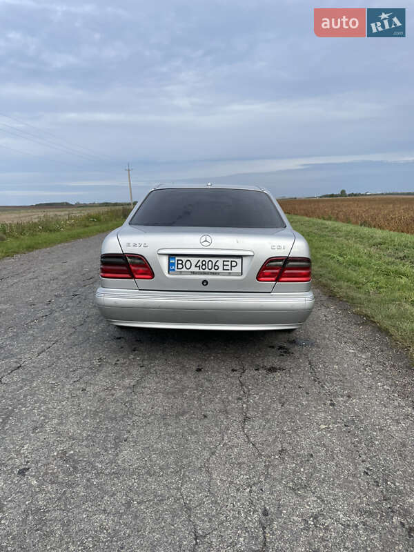 Седан Mercedes-Benz E-Class 2000 в Тернополе