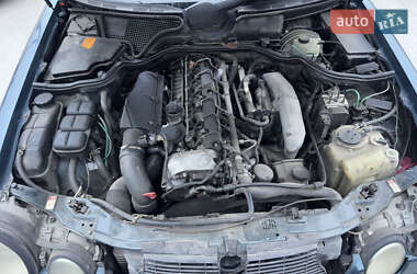 Седан Mercedes-Benz E-Class 2000 в 