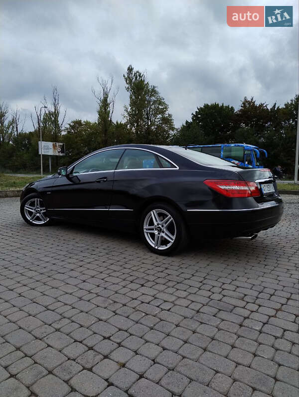 Купе Mercedes-Benz E-Class 2010 в Ивано-Франковске фото 5 Купе Mercedes-Benz E-Class 2010 в Ивано-Франковске