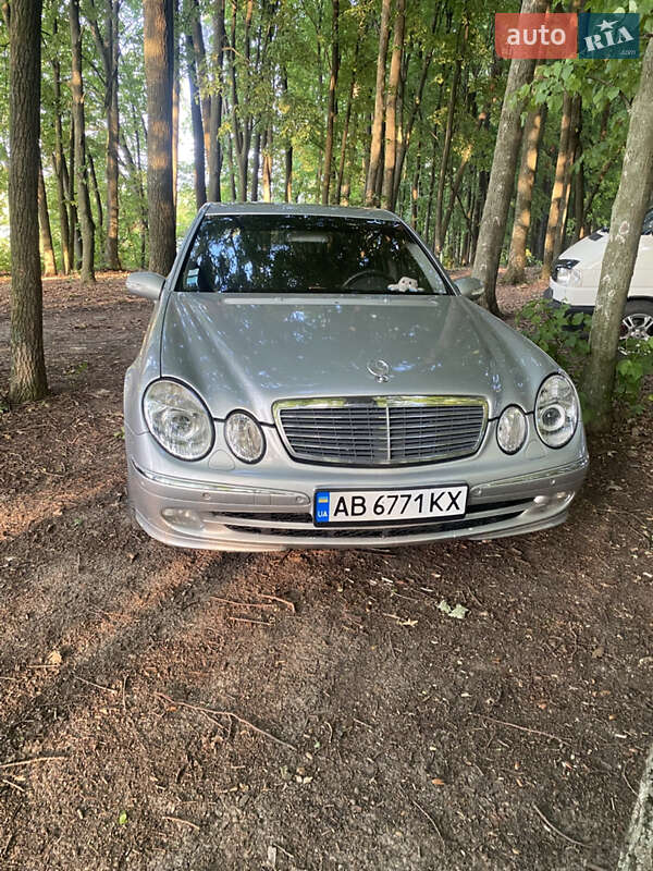 Седан Mercedes-Benz E-Class 2002 в Теплике
