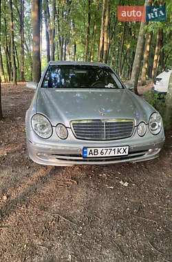 Седан Mercedes-Benz E-Class 2002 в 