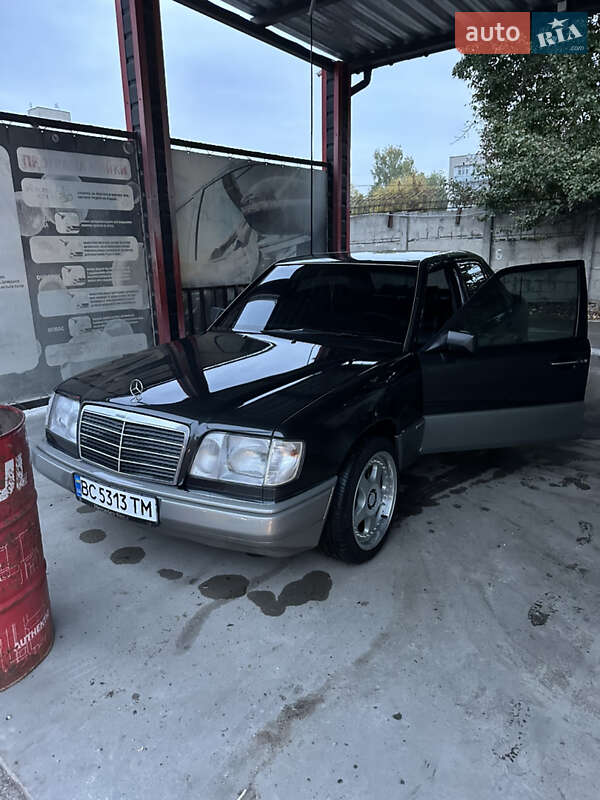 Седан Mercedes-Benz E-Class 1995 в Нежине