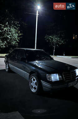 Седан Mercedes-Benz E-Class 1995 в 