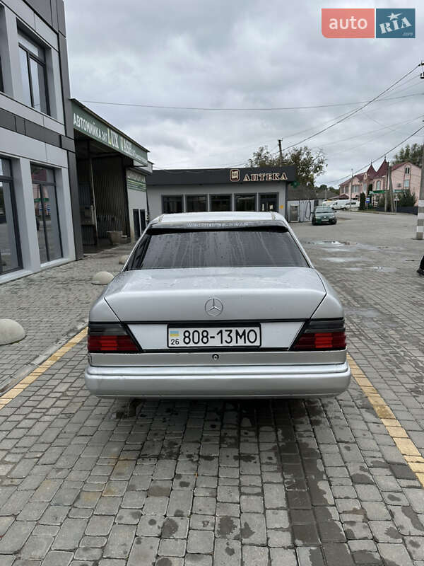 Седан Mercedes-Benz E-Class 1989 в Романковцах фото 4 Седан Mercedes-Benz E-Class 1989 в Романковцах