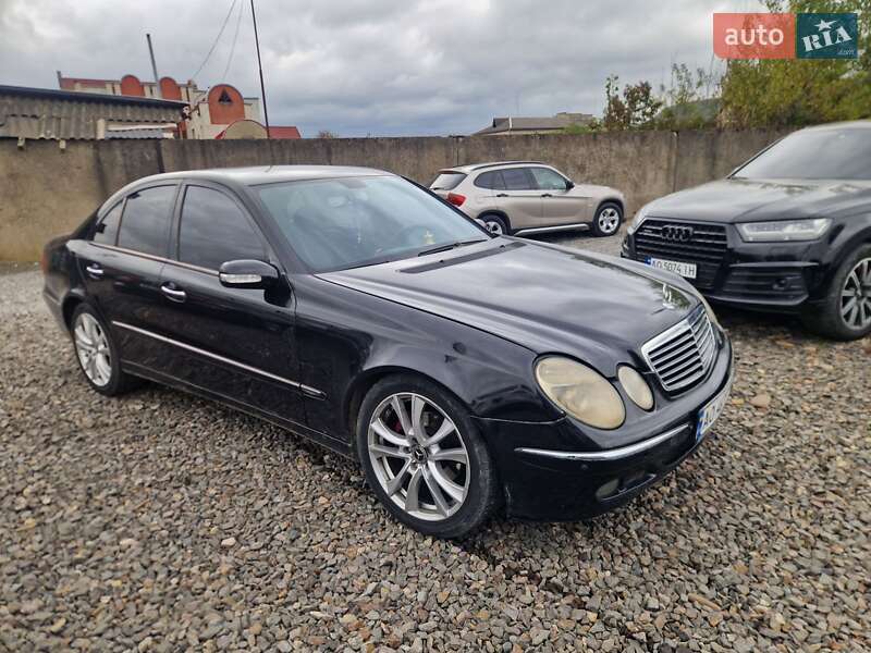 Седан Mercedes-Benz E-Class 2003 в Хусті
