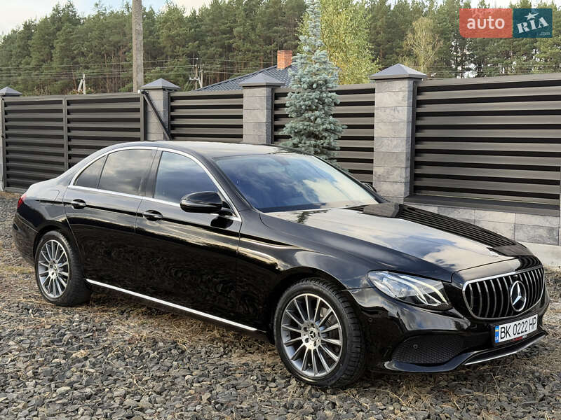 Седан Mercedes-Benz E-Class 2017 в Вараші