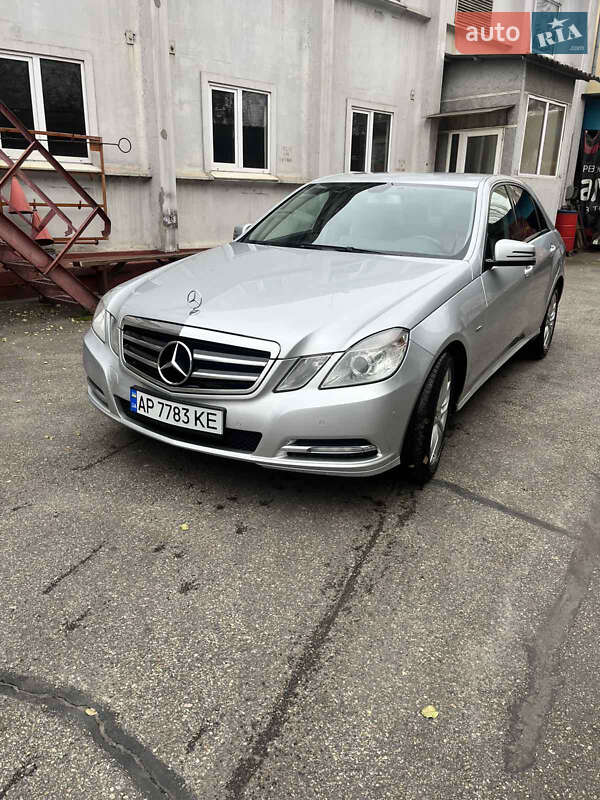 Седан Mercedes-Benz E-Class 2011 в Запорожье